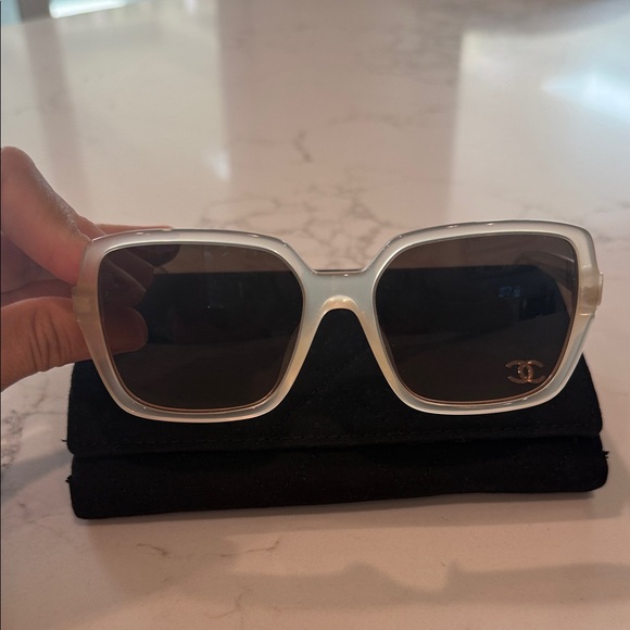 Channel square acetate sunglasses - Picture 1 of 4